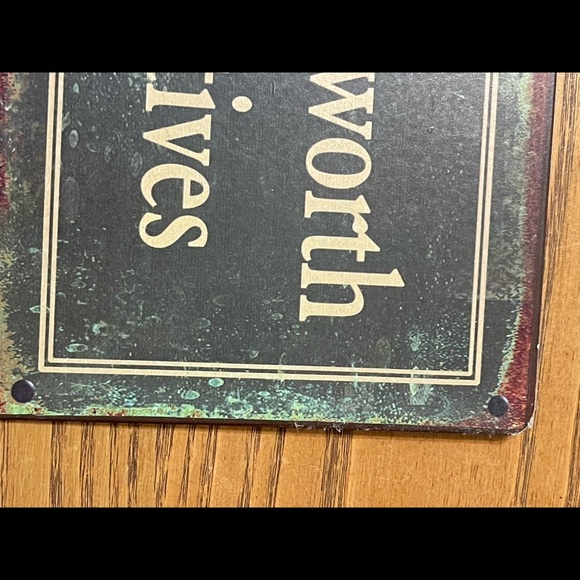 12x5 TIN SIGN - One Loyal Friend Is Worth Ten Thousand Relatives- Green And Gold - Picture 4 of 7